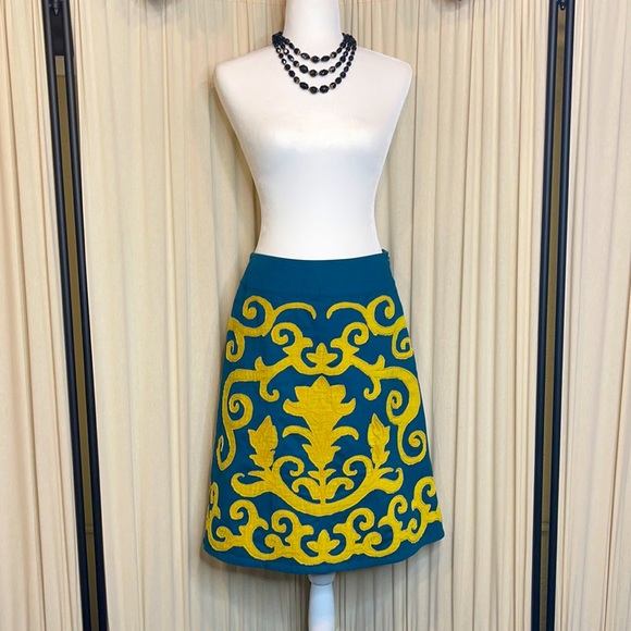 Boden Dresses & Skirts - BODEN- VELVET EMBROIDERED FLORAL SCROLL ON SKIRT SIZE 10R